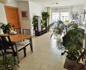 Shared Apartment Near the Beach with Private Bath